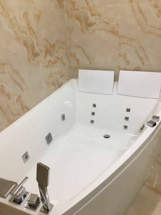Апартаменти з джакузі, 4 кімн