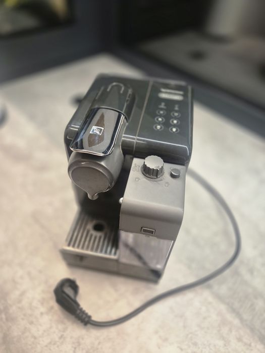 Ekspres Delonghi EN560B