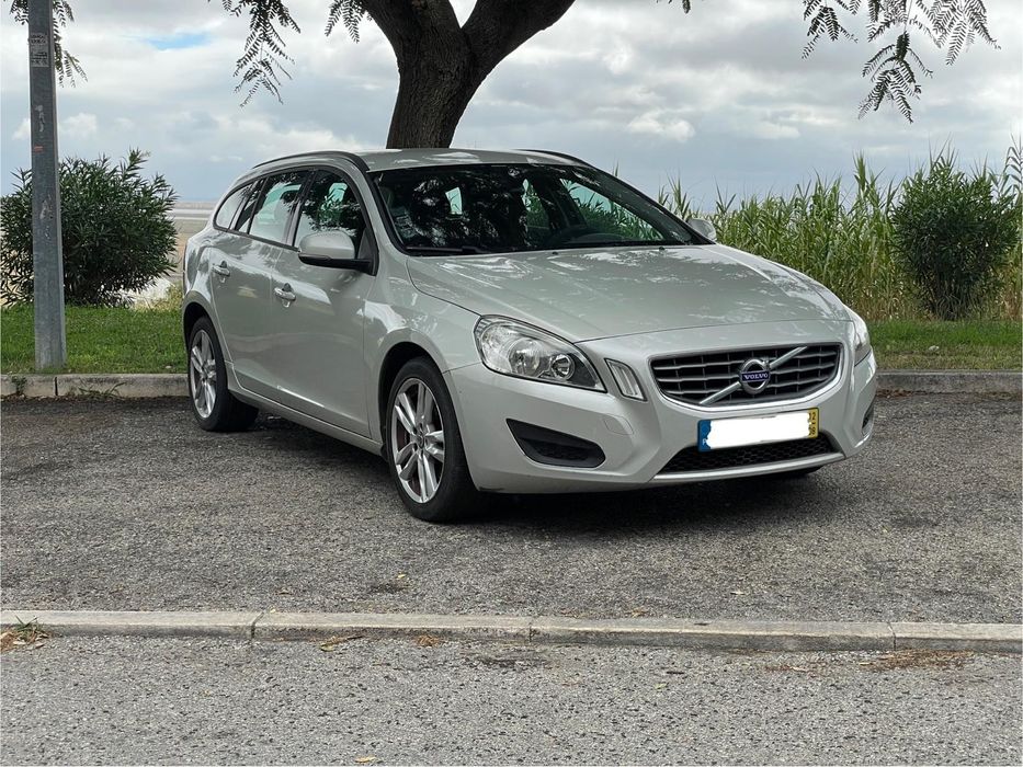 Volvo V60 D2 MOMENTUM