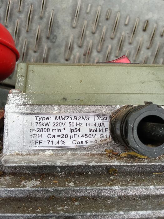 Доїльний апарат Бурьонка.Був у використанні приблизно пів року.