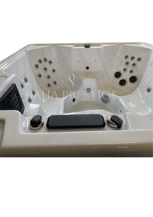 Balia ogrodowa akrylowa nowoczesna STEROWANA MODUŁEM WI-FI BALBOA