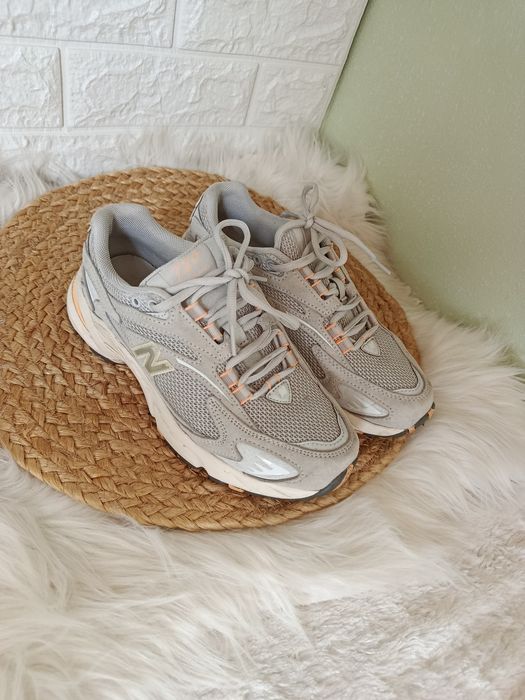 New Balance 725, 38