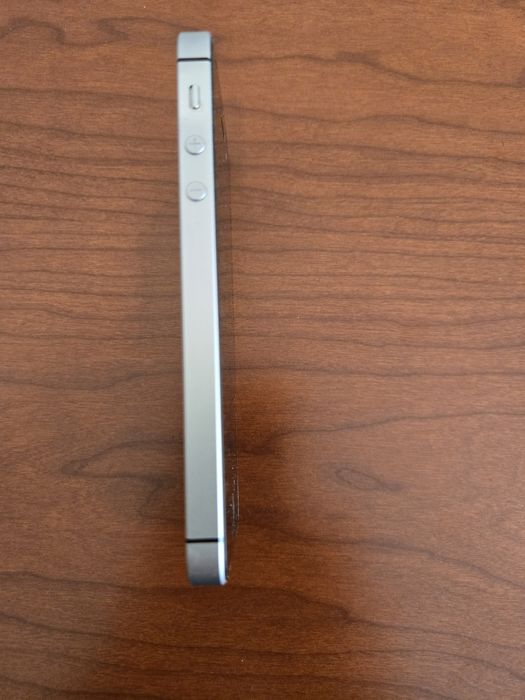 Apple iphone SE.