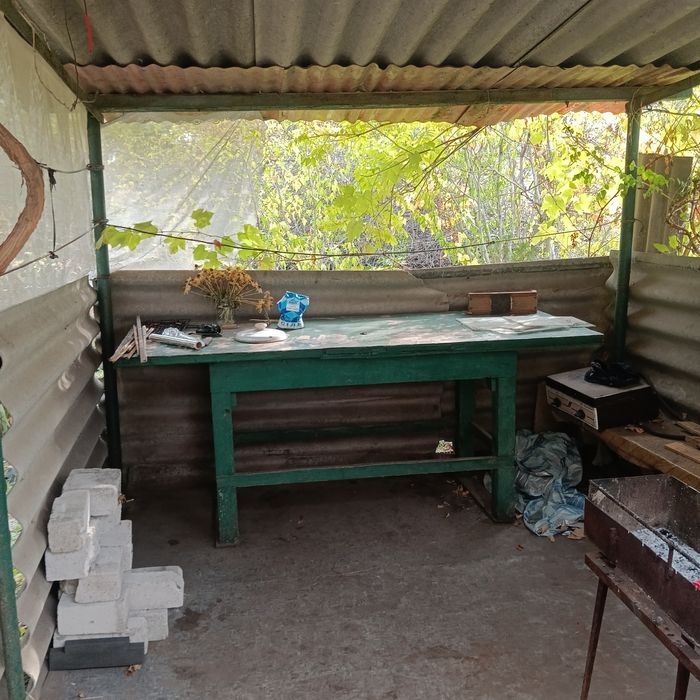 Сдам свой дачний домик в городе  рядом с 6  Больницей. Можно под склад