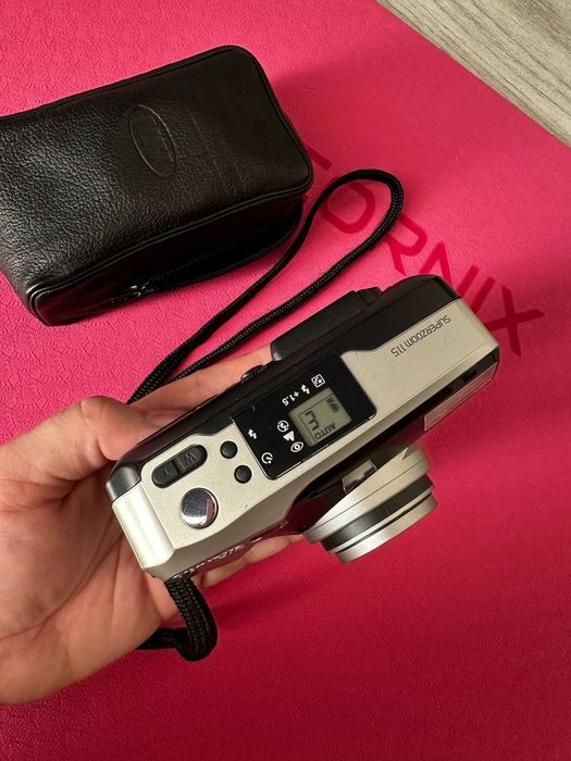 Olympus SuperZoom 115 - стильна плівкова камера