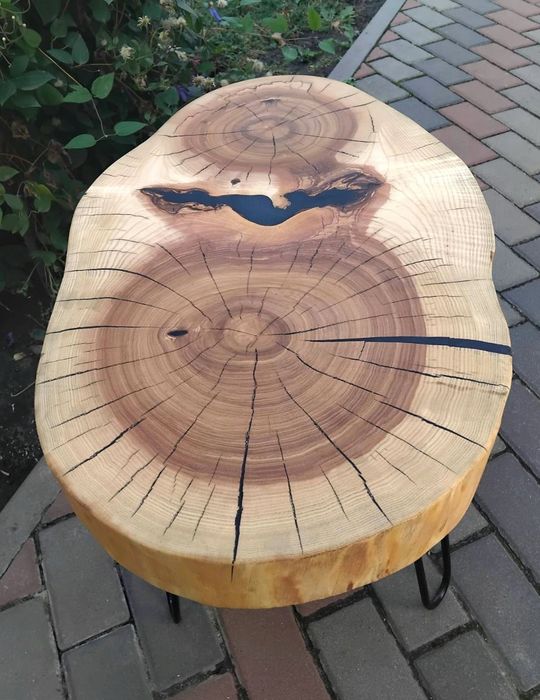 Кофейный,кавовий"прикроватный журнальный столик из спила дерева.