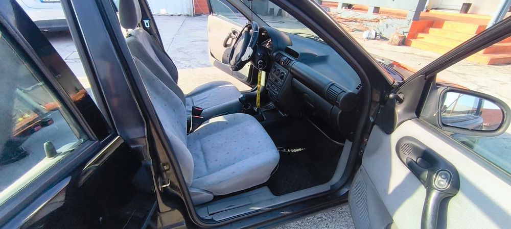 Opel Corsa B 1.5 D Isuzu – 5 Portas – Económico e Fiável