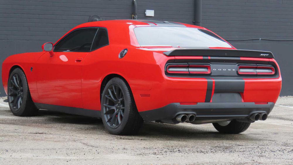 Dodge Challenger SRT Hellcat      2017