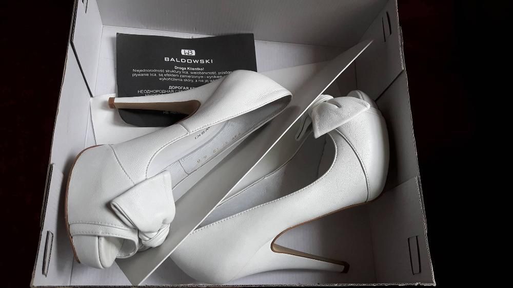 Baldowski buty skórzane damskie retro ślubne