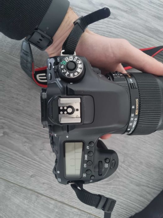 Фотоапарат Canon EOS 80D