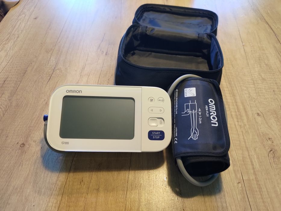 Ciśnieniomierz Omron m6 Comfort premium stan idealny