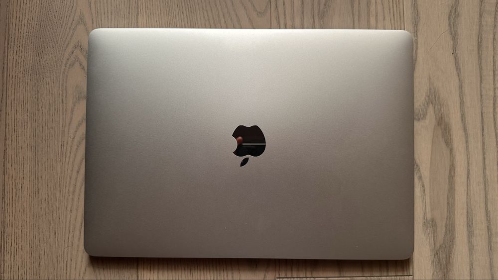MacBook Air M1 в ідеальному стані