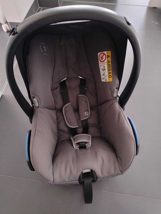 Fotelik  nosidełko maxi cosi 0-13 kg plus adaptery