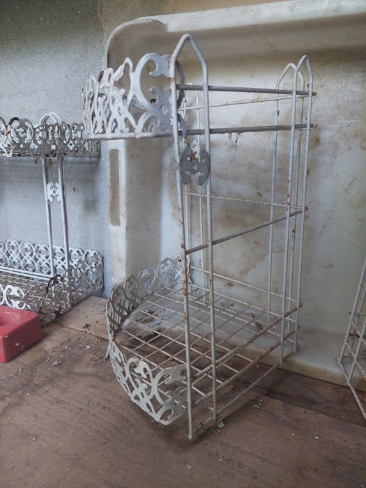 Floreiras usadas para vasos no exterior