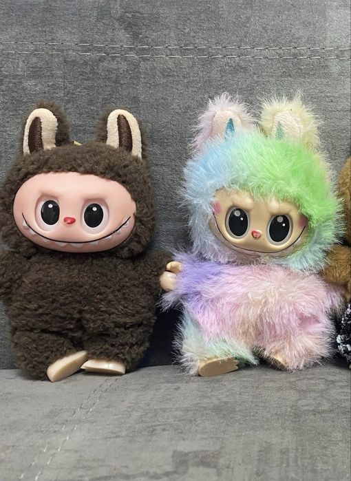 лабубу іграшка.