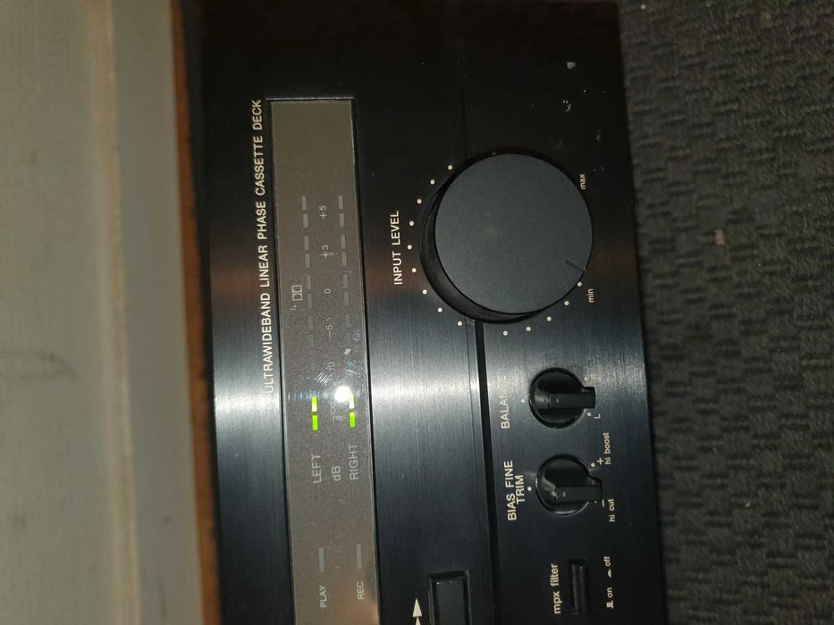 Odtwarzacz kasetowy HARMAN KARDON TD212 w pelni sprawny