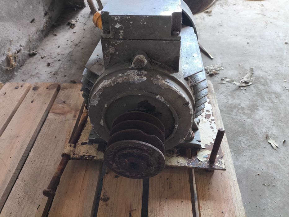 Motor EFACEC Trifásico 380V 5.5KW 12.8A