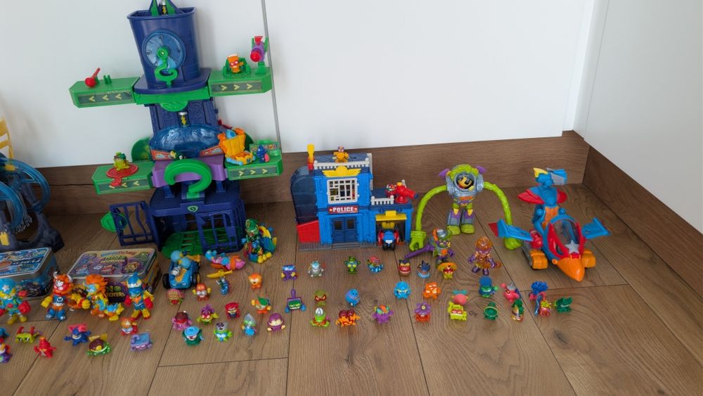 Mega zestaw Super Zinks baza enigmy pojazdy roboty komisjarat