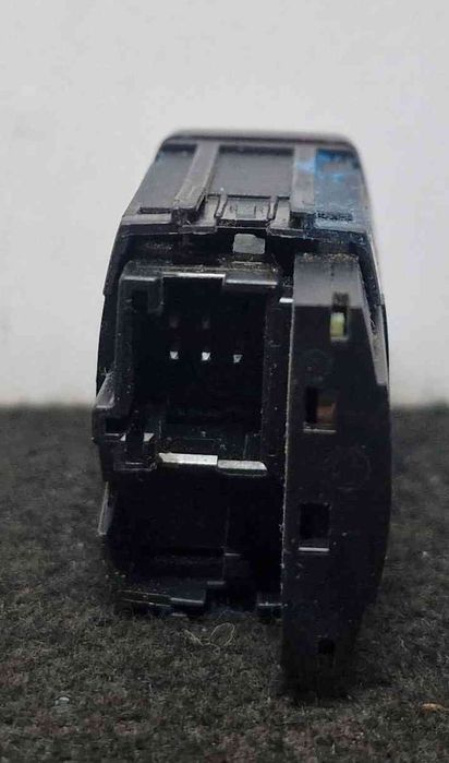 Botão / Interruptor 4 Piscas 684227401 - BMW 2 Gran Tourer