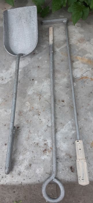 До пічки,мангала - подарок :Совок.кочерга каміна