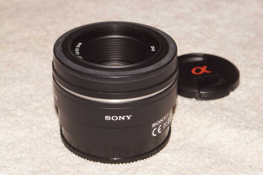 Sony AF 50mm f/1.8 SAM
