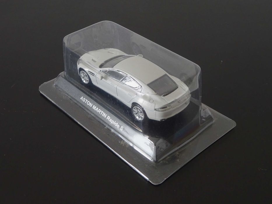 1:64 TSM Mini-GT Honda NSX GT3 #30 & Kyosho Aston Martin Rapide S