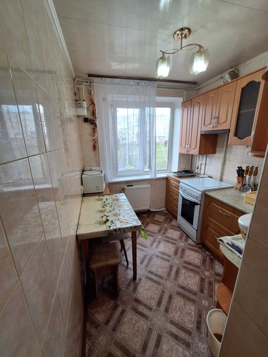 3 кім. 3 поверх р-н СШ 9