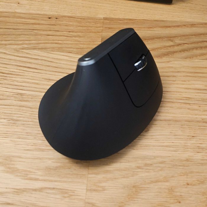 Wireless Vertical Ergonomic Mouse 2.4 GHz447049203975475203