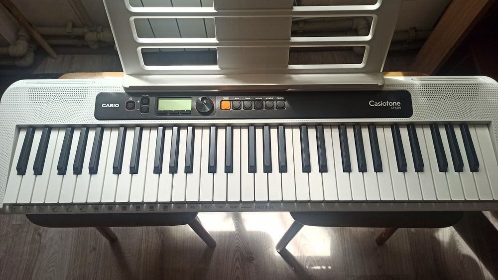Casio CT-S200 white