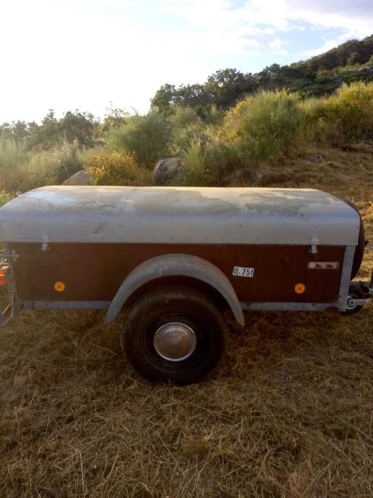 Atrelado com Documentos e matriculado.