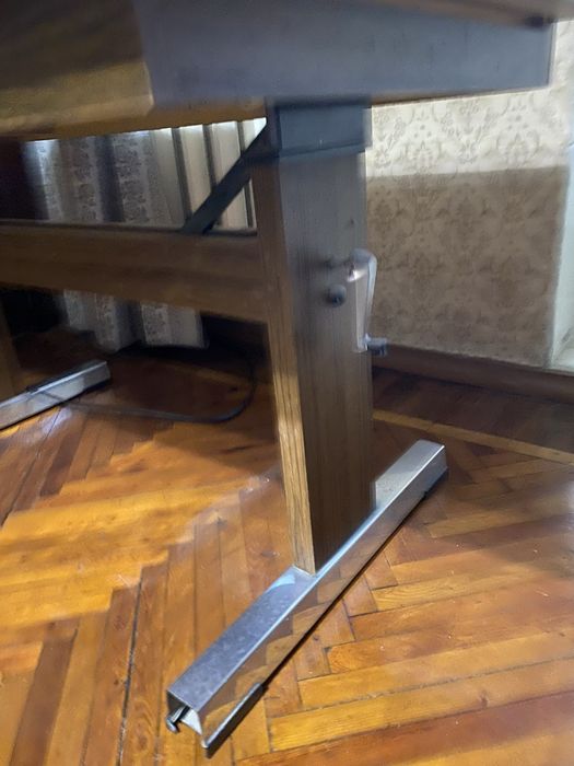 Стіл розкладний регульований по висоті