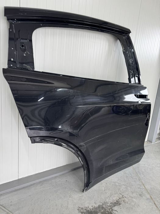 Tesla Model X двері задні праві