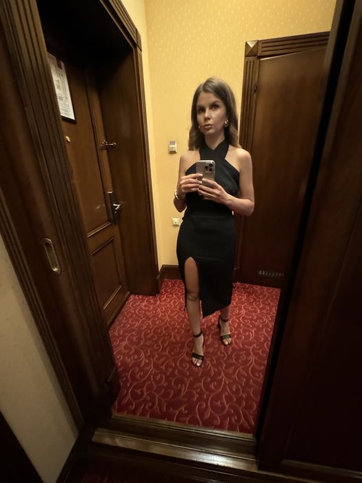 Сукня чорного кольору, розмір С