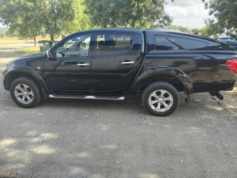 Mitsubishi stracar