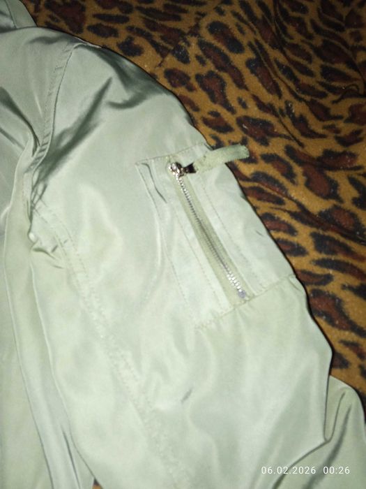 Ветровка женская