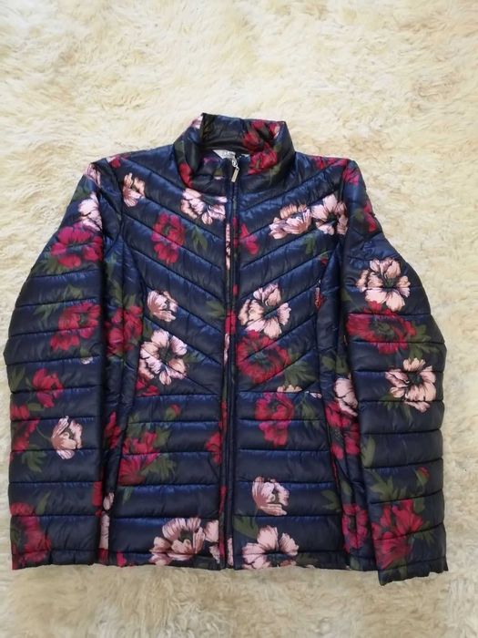 Куртка женская новая демисезонная стеганная.