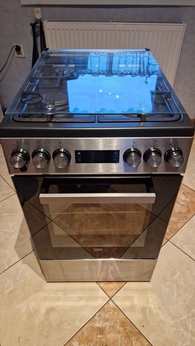 Продається плита Beko F6647G. Допоможу з доставкою.