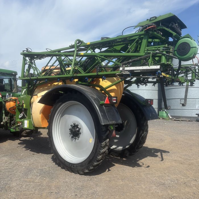 Opryskiwacz Amazone UX 4200