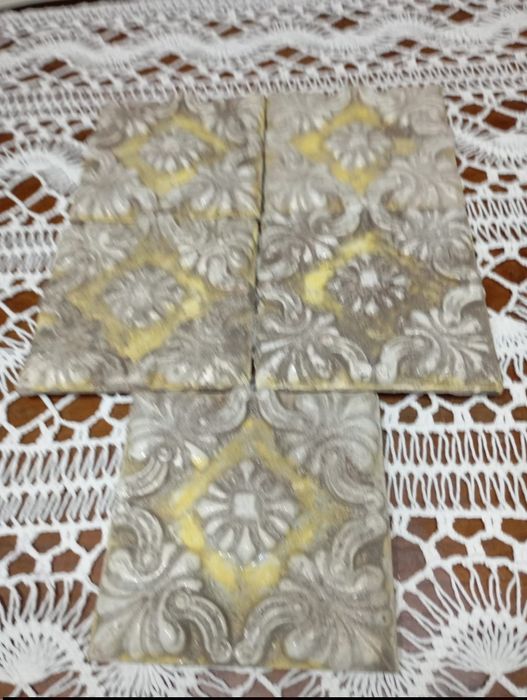 Vendo azulejos muito bonitos bom estado antigo