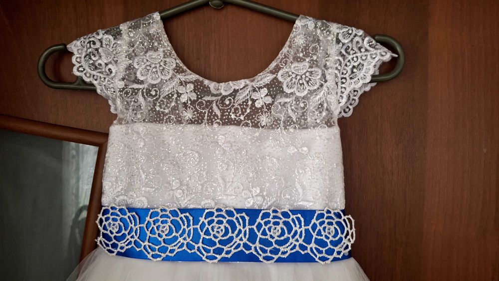 Сукня платье нарядне 2 3 роки 92 98 110 причастя  весна літо лот