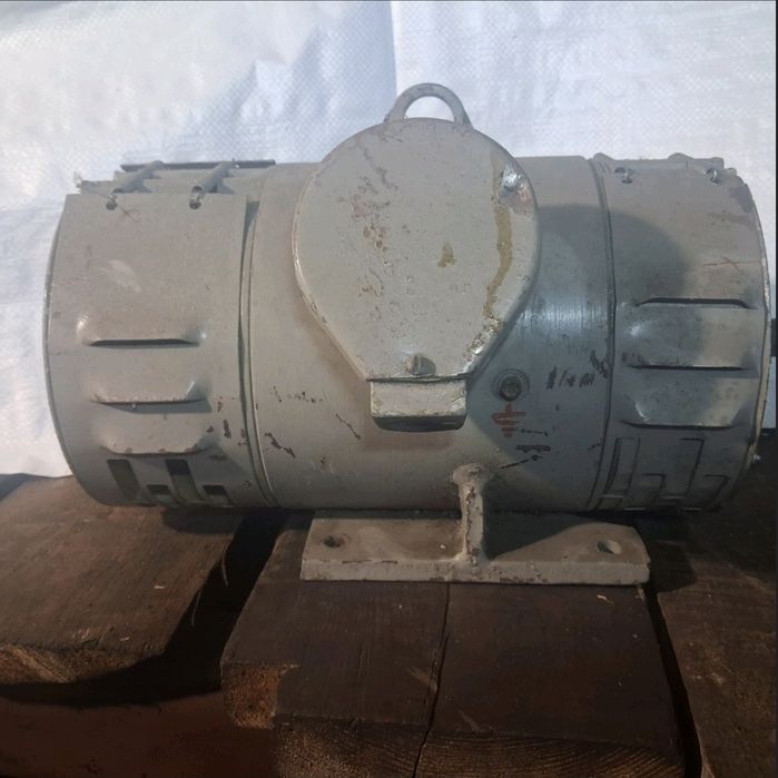 Распродажа продам электродвигатели  продам эл двигател  НКУ 250  насос