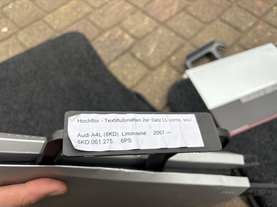 Audi A4 B8 Nowe Oryginalne Dywaniki Welurowe Okazja OEM