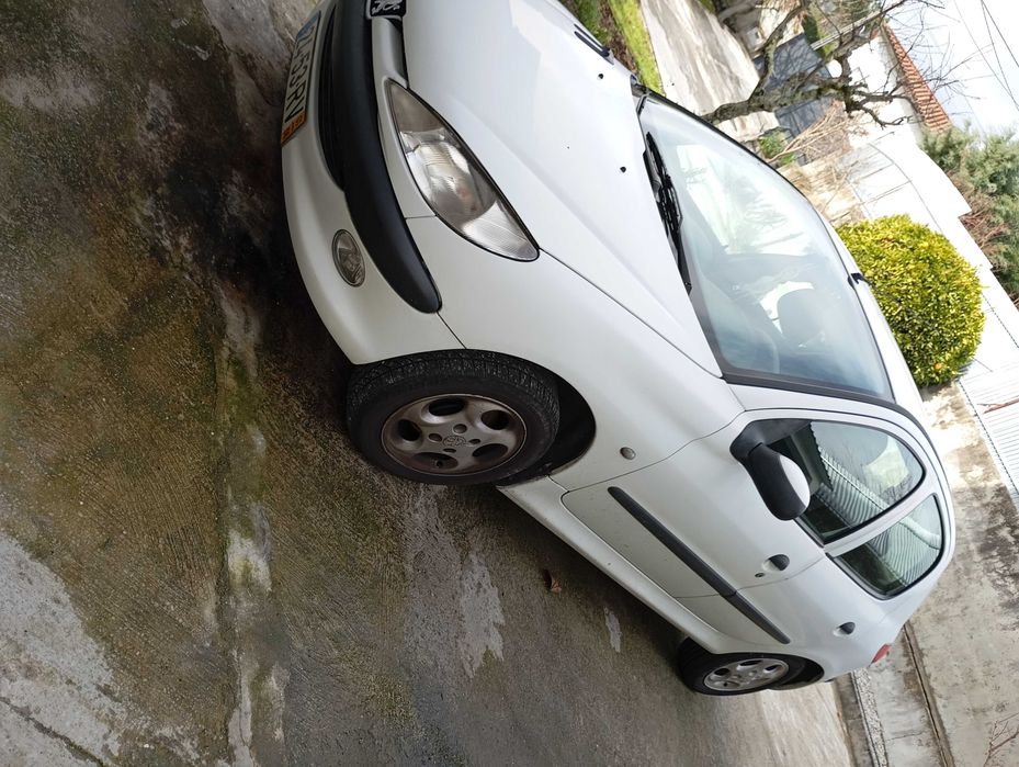 Veículo Peugeot 206