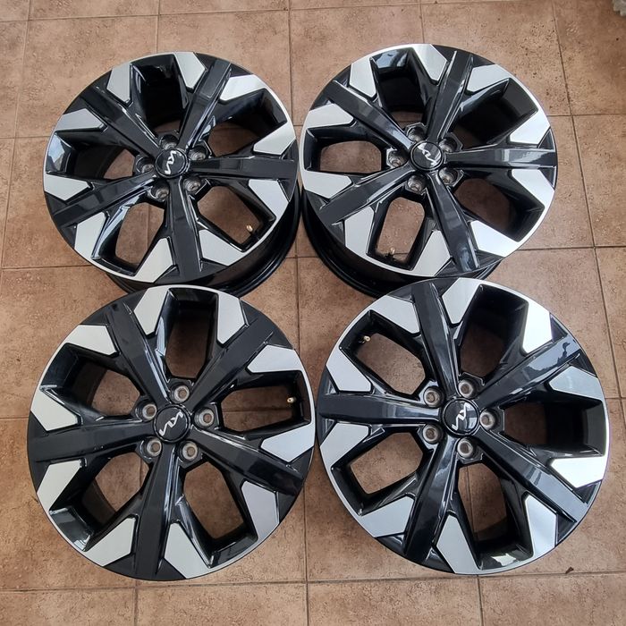 Диски Kia R19 5x114.3 7.5j ET51 ЦО67.1 оригінал