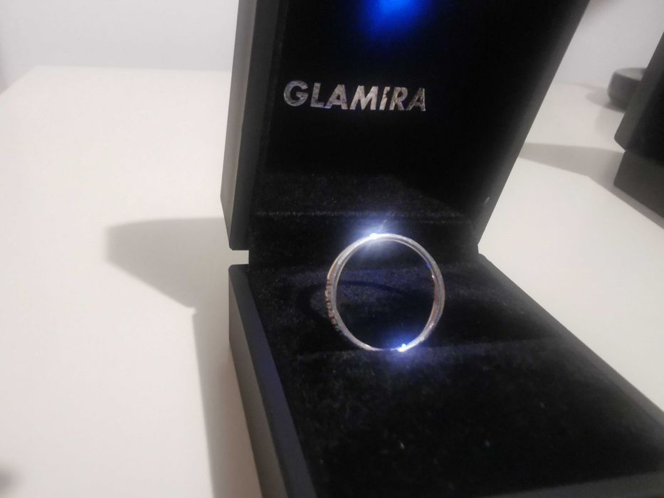 Anel ouro branco, rubi e diamante, com certificado