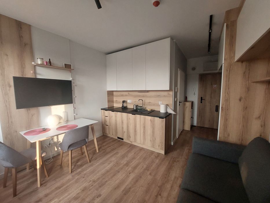 Komfortowe studio z klimatyzacją i balkonem | Zwycięska 3 | Partynice