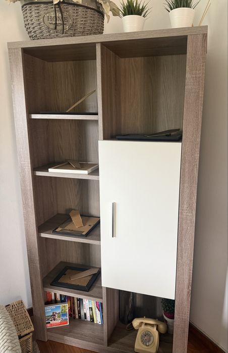 Aparador / Estante e madeira e branco