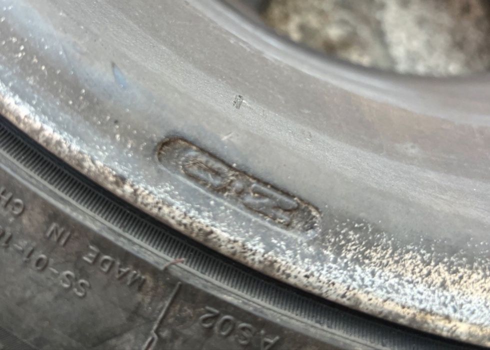 OZ Racing 17” 5x120 8J ET35 + opony 225/45 R17