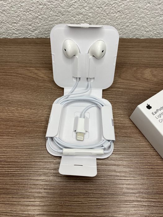 Нові Apple Earpods Lightning connector A1748 провідні навушники
