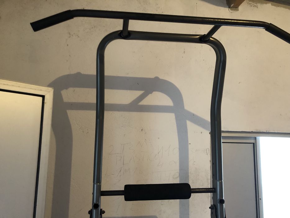 Cadeira romana esta como nova nunca foi usada